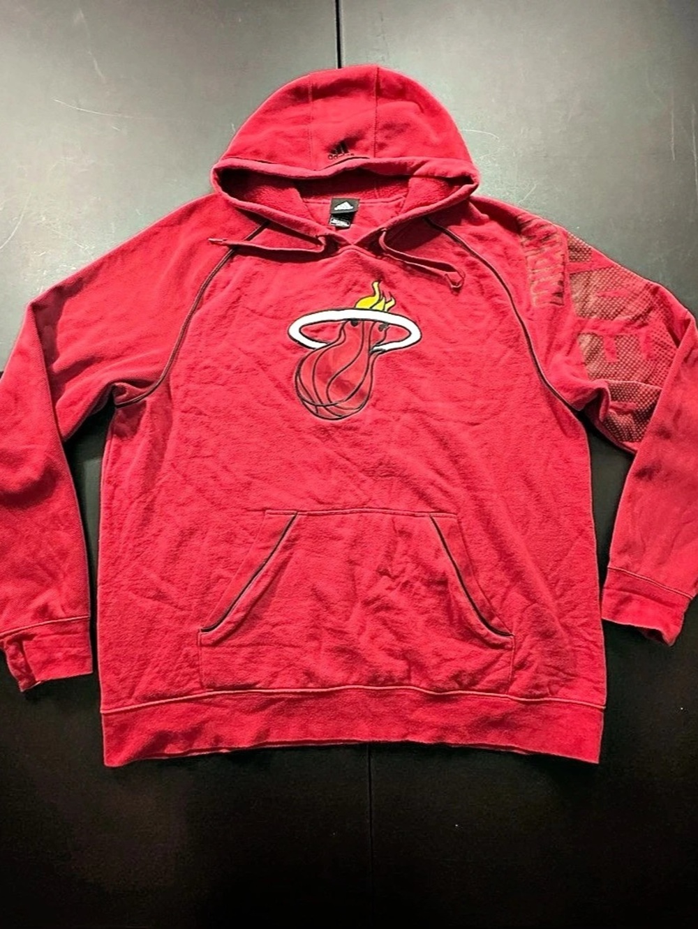 Adidas NBA Miami Heat red hoodie size XL